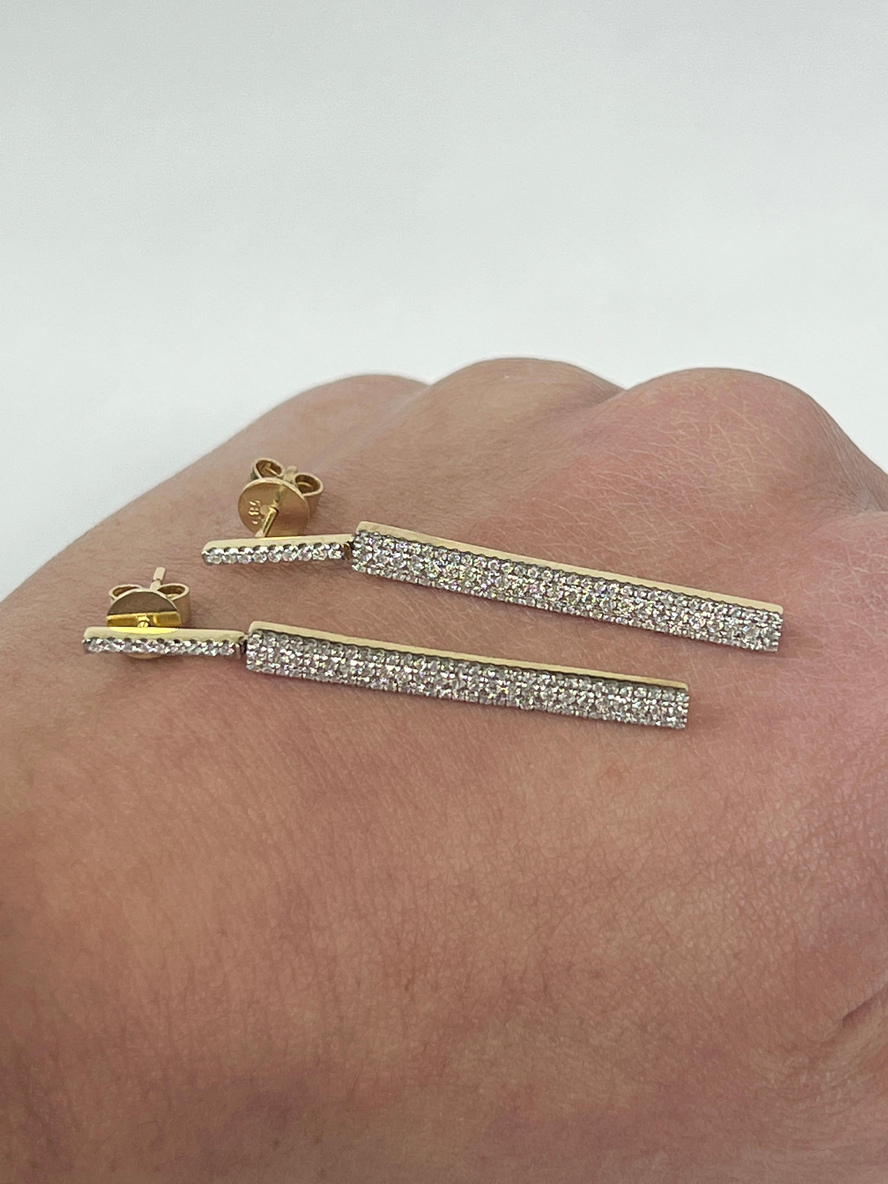 Yellow Gold Dangle Diamond Earrings In New Condition For Sale In Great Neck, NY