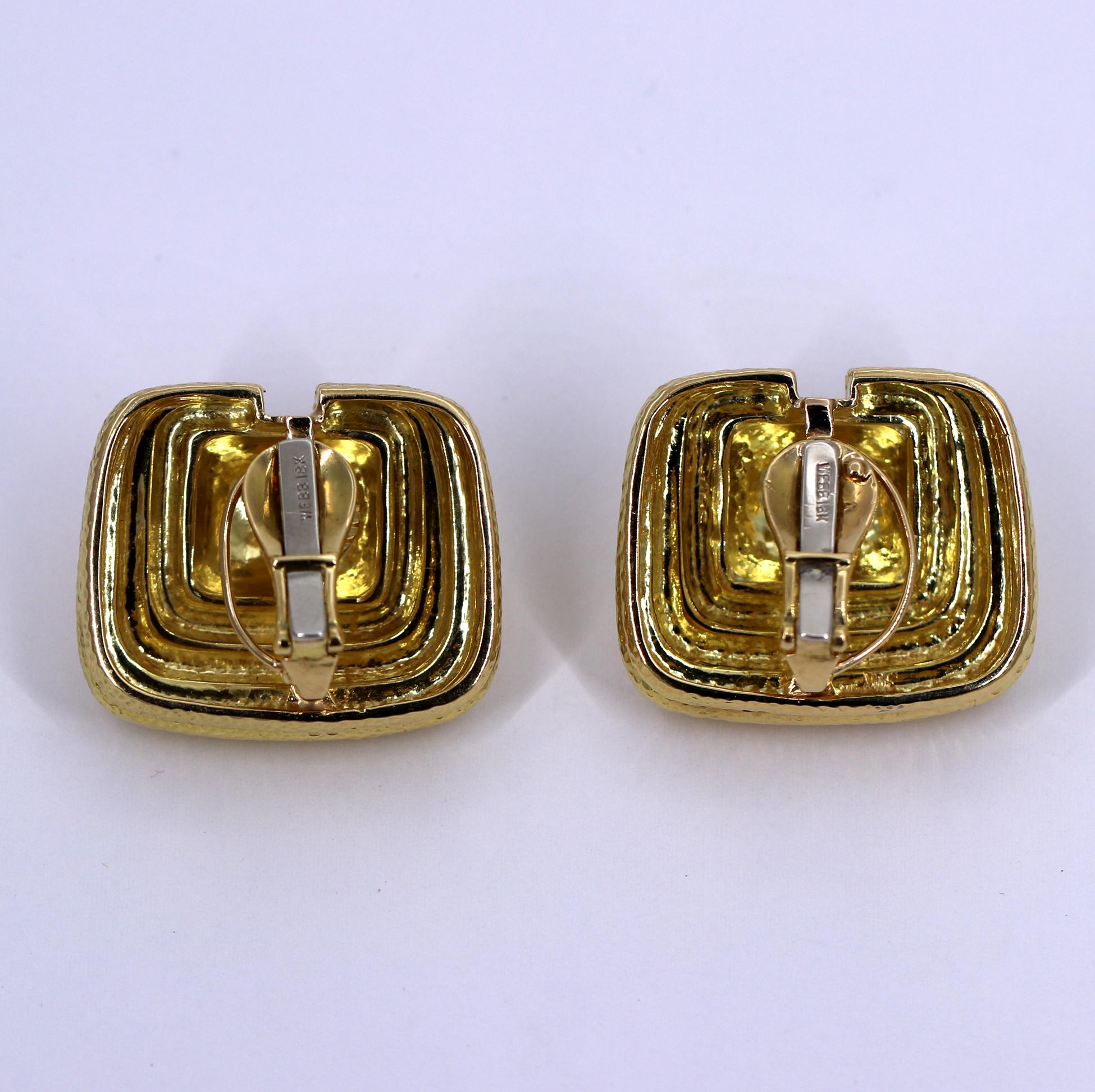 Yellow Gold David Webb Earrings of Classical Design with Hammered Finish For Sale 1
