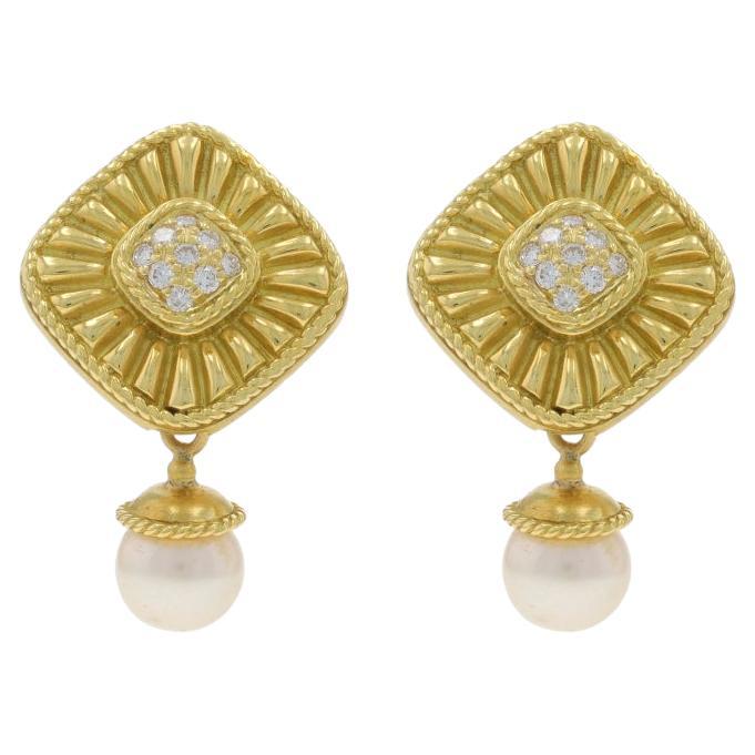 Boucles d'oreilles pendantes en or jaune avec diamants et perles d'Akoya 18k Round .27ctw Convertible en vente