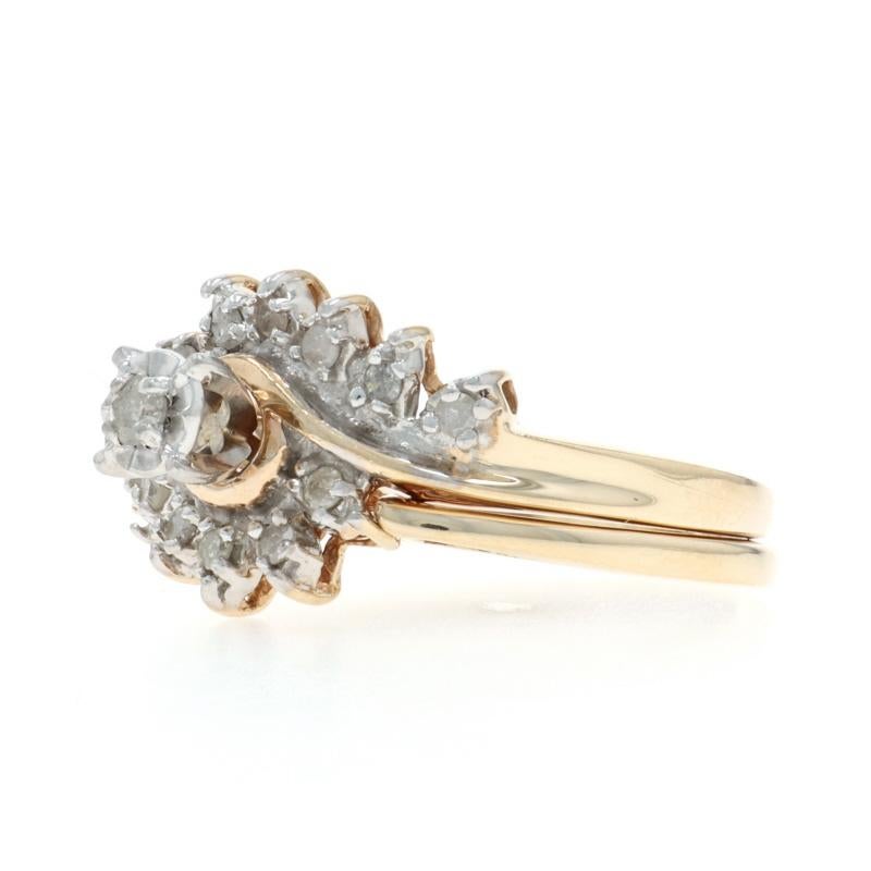 Anello di fidanzamento bypass tutto in uno in oro giallo con diamante 10k Rd .16ctw In condizioni ottime in vendita a Greensboro, NC