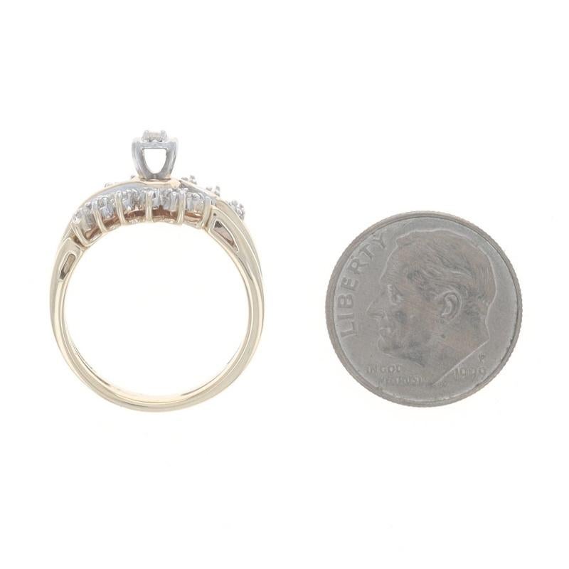 Anello di fidanzamento bypass tutto in uno in oro giallo con diamante 10k Rd .16ctw in vendita 1