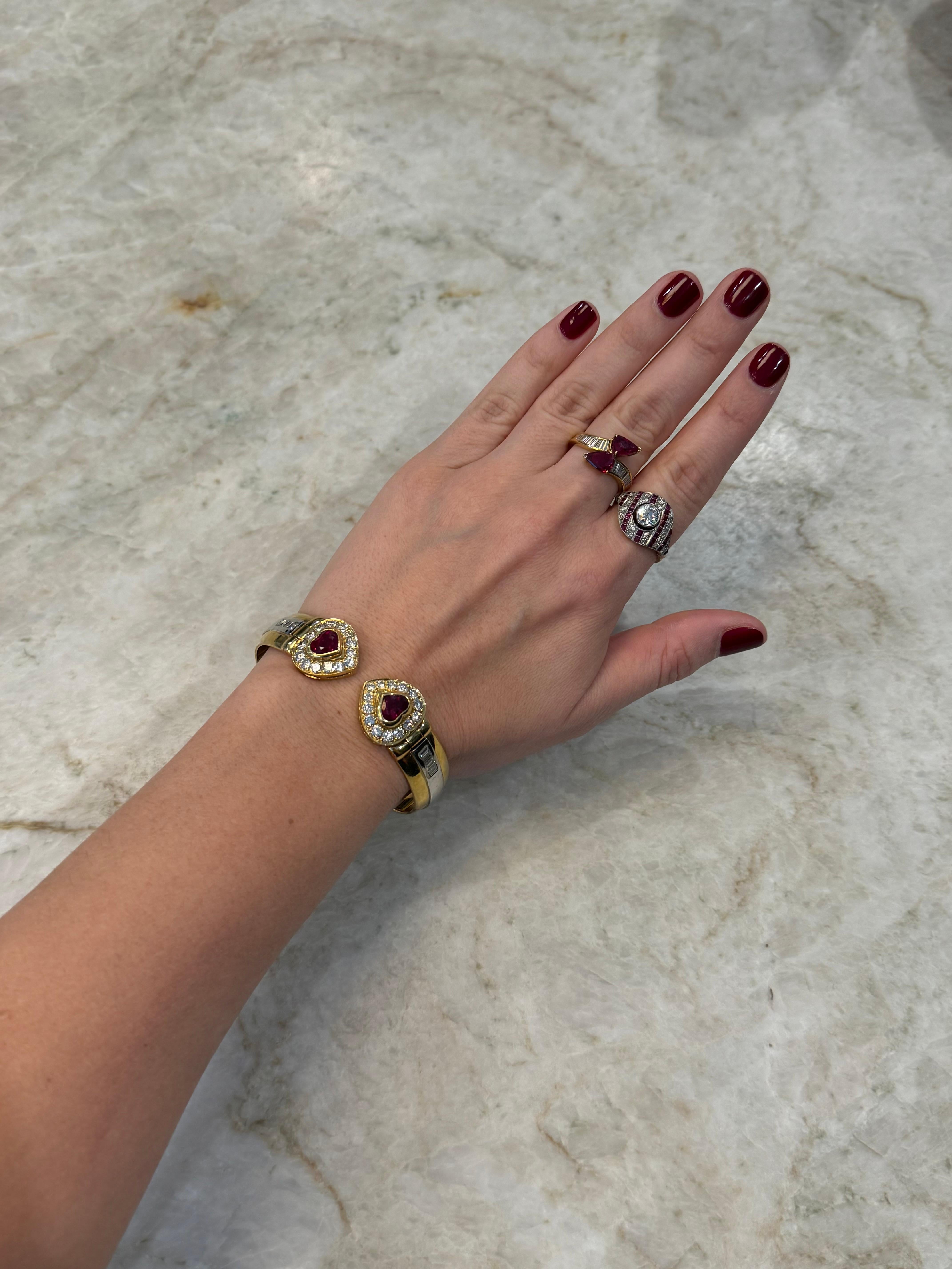 Anello in oro giallo con diamanti e rubini in vendita 5