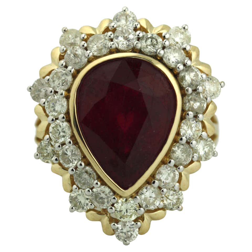 Triangular Ruby and Diamond 14 Karat Yellow Gold Ring For Sale (Free ...