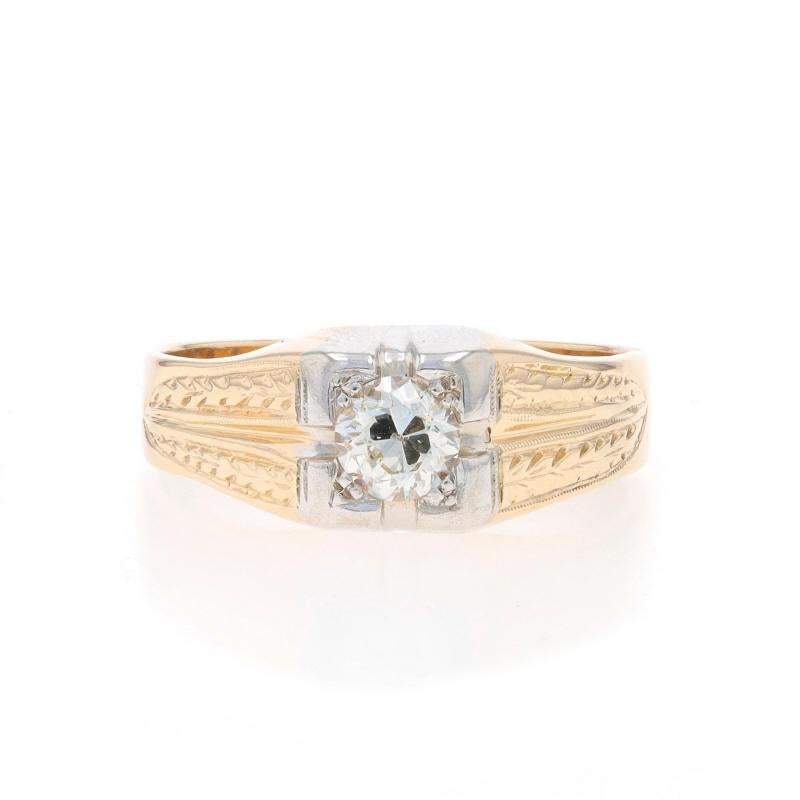 Tamaño: 9
Tasa de tallaje: 3 tallas más por 40 $ o 3 tallas menos por 30 $.

Época: Art Déco
Fecha: Años 20 - 30

Contenido de metal: Oro amarillo de 14 quilates y oro blanco de 14 quilates

Información sobre Stone

Diamante natural
Quilate(s): .50