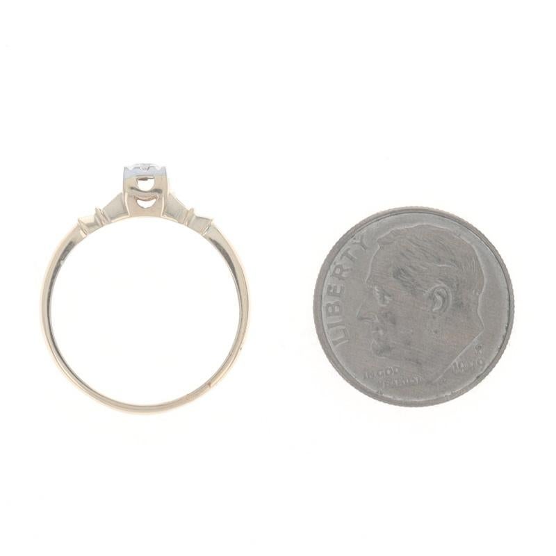 Anello solitario in oro giallo con diamante Art Deco 14k a brillante rotondo da 0,10 carati con grani di latte in vendita 1