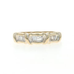 Anneau en or jaune avec diamant - 14k Baguette .50ctw Wedding Ring
