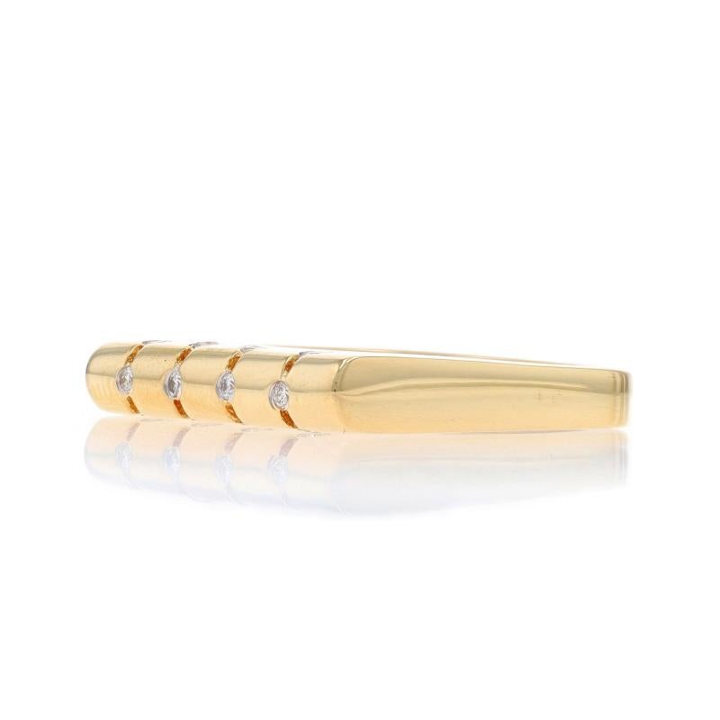 Yellow Gold Diamond Band - 18k Round Brilliant .12ctw Stripe Bar Ring In Excellent Condition For Sale In Greensboro, NC