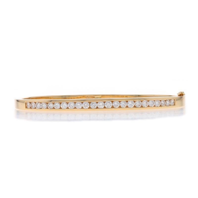 Metallgehalt: 14k Gelbgold

Informationen zu Stein
Natürliche Diamanten
Karat(e): 1.51ctw
Schliff: Runder Brillant
Farbe: G - H
Reinheit: VS2 - SI1

Karat gesamt: 1.51ctw

Stil: Armreif
Verschluss-Typ: Tab Box Clasp mit einseitiger