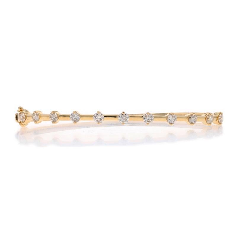 Metallgehalt: 14k Gelbgold

Informationen zu Stein

Natürliche Diamanten
Karat(e): 1,35ctw
Schliff: Runder Brillant
Farbe: J - K
Klarheit: SI

Karat gesamt: 1.35ctw

Stil: Armreif
Verschluss-Typ: Tab Box Clasp mit zwei seitlichen