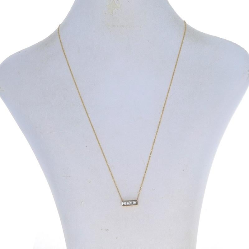 Taille baguette Collier à barres de diamants en or jaune 17 3/4