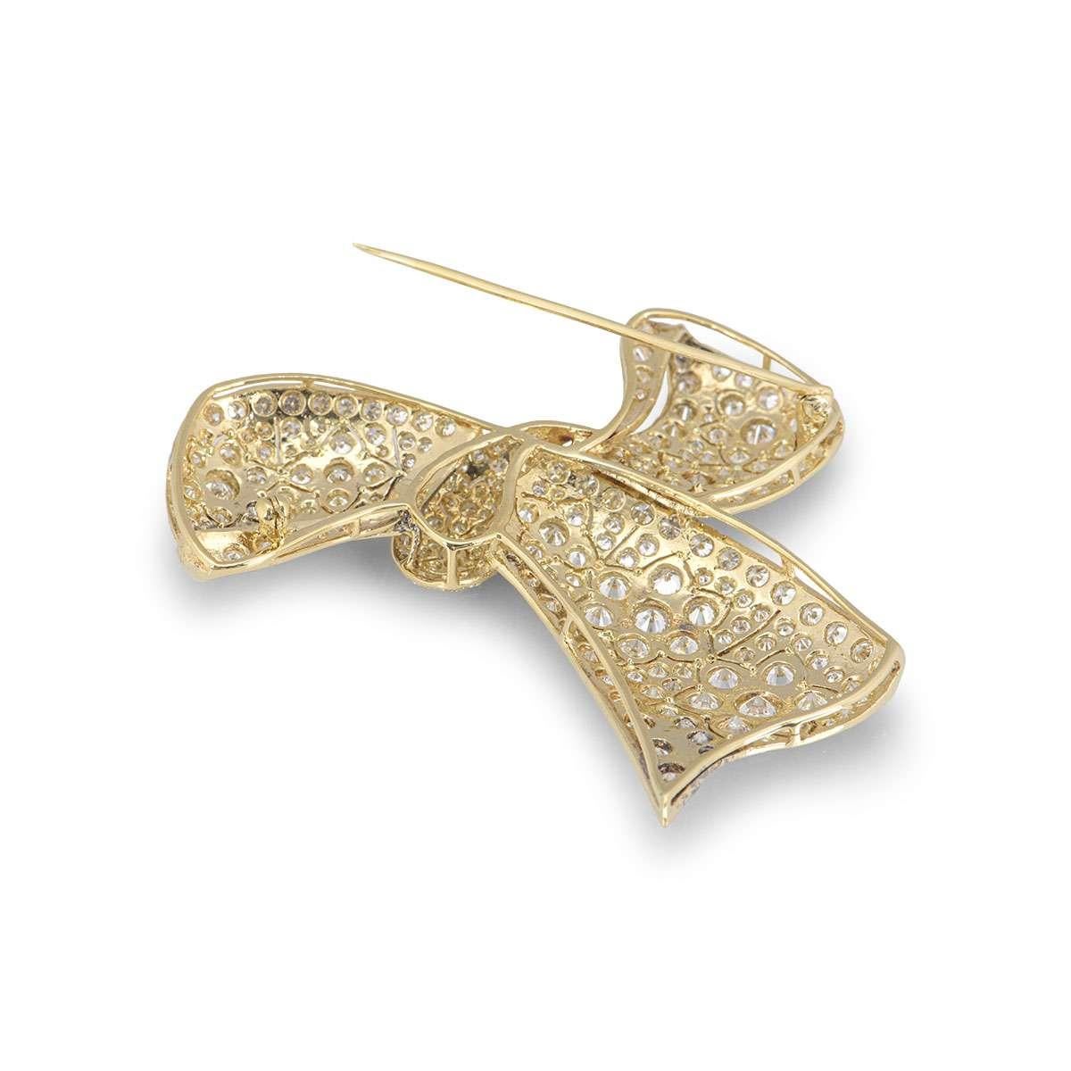 Yellow Gold Diamond Bow Brooch 10.29 Carats In Excellent Condition For Sale In London, GB