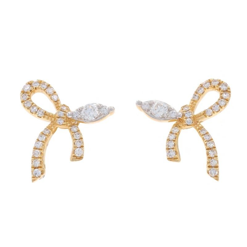 Contenu du métal : Or jaune 14k

Informations sur les pierres

Diamants naturels
Carat(s) : 0.29ctw
Coupe : Brillant rond
Couleur : G
Clarté : VS2 - SI1

Total des carats : 0.29ctw

Style : Goujon
Type de fermeture : Fermeture papillon
Thème : Nœud,