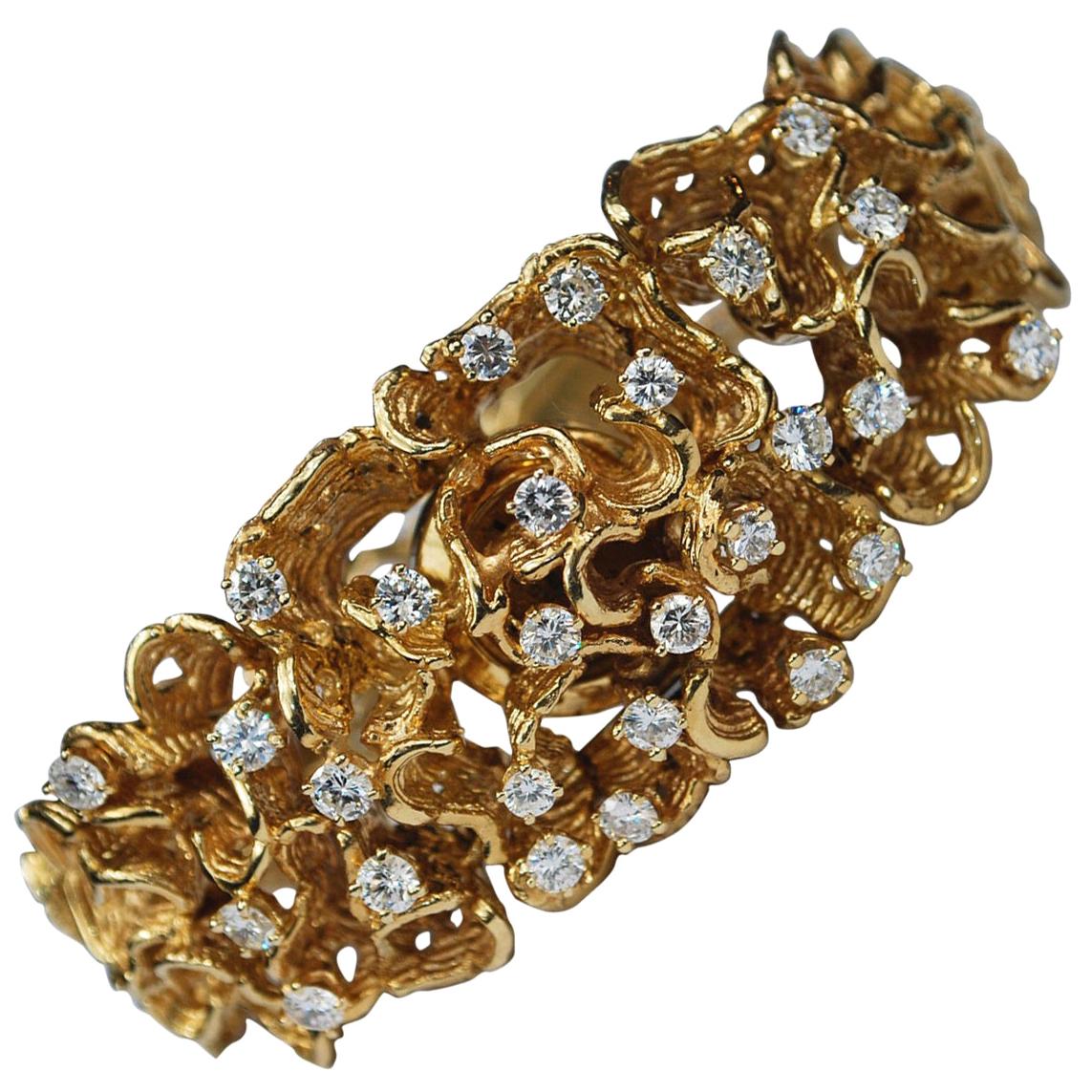 Modernist 14 Karat Gelbgold Diamantarmband Hidden Uhr  um 1960 im Angebot