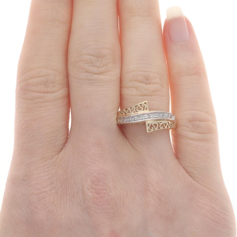 Yellow Gold Diamond Bypass Band - 10k Single Cut .10ctw Love Hearts Ring In Excellent Condition For Sale In Greensboro, NC