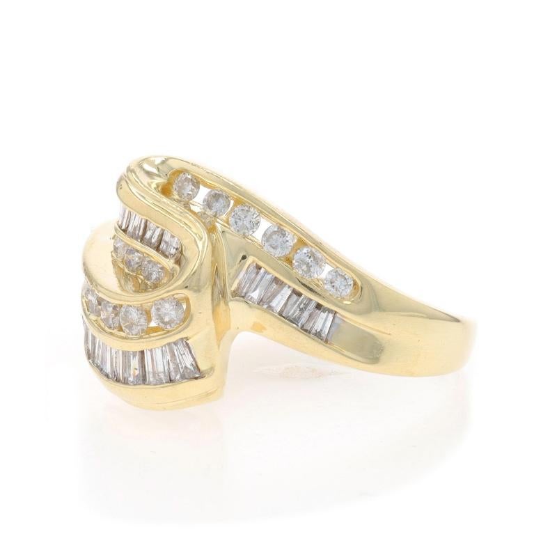 Anillo de oro amarillo con diamantes redondos y baguette de 14k 1,00ctw Corte redondo en venta