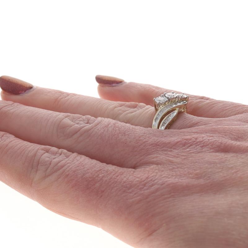 Yellow Gold Diamond Bypass Ring 10k Round Brilliant & Single Stone .50ctw Three-Stone Pour femmes en vente