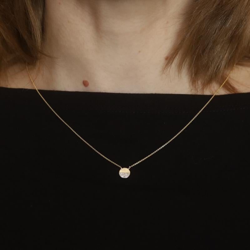 Gelbgold-Diamant-Halskette mit Kreis-Anhänger - 14k gebürstete Scheiben-Doppel verstellbar im Zustand „Neu“ in Greensboro, NC