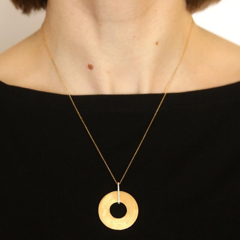 Yellow Gold Diamond Circle Pendant Necklace 18