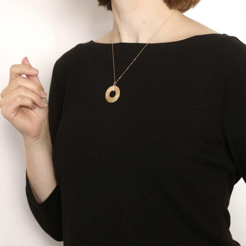 Women's Yellow Gold Diamond Circle Pendant Necklace 18