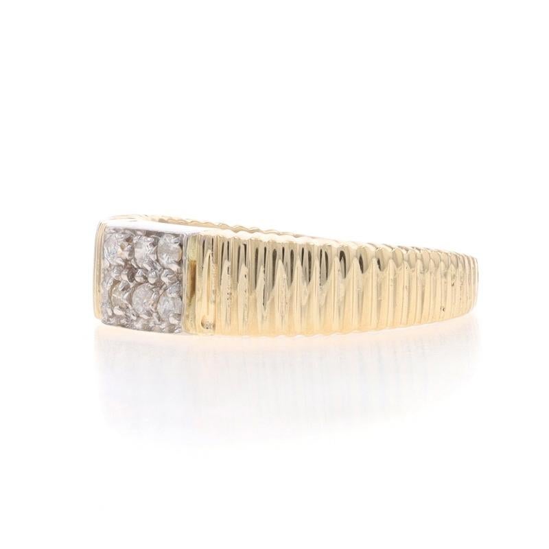 Gelbgold-Diamant-Cluster-Band - 14k Runde Brillant .12ctw Ribbed Ring Damen im Angebot