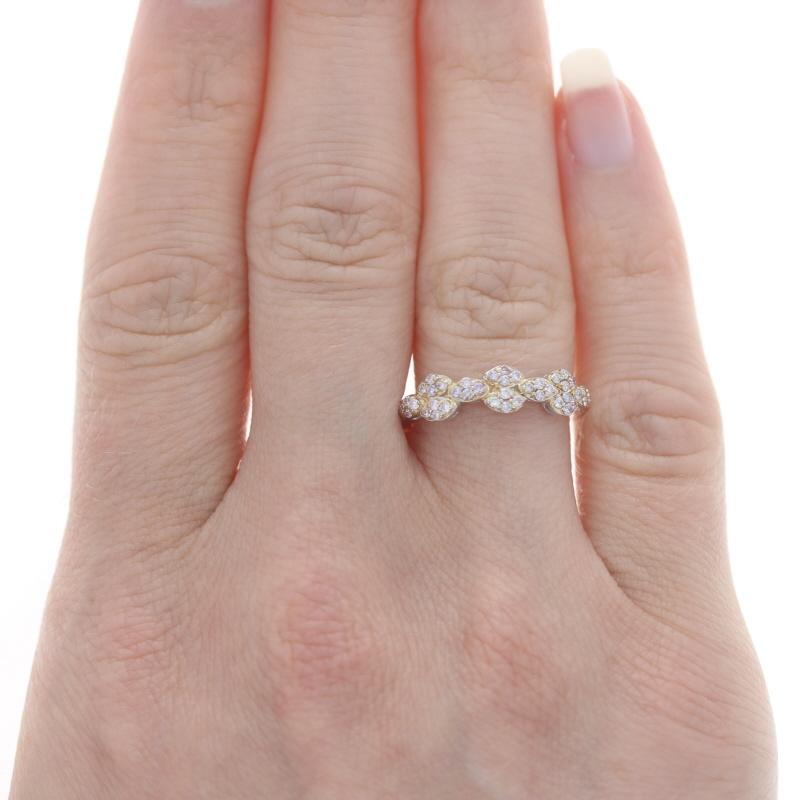 Taille ronde Anneau en or jaune avec diamant en grappe - Anneau de mariage en or jaune 18k avec diamant rond brillant .32ctw en vente