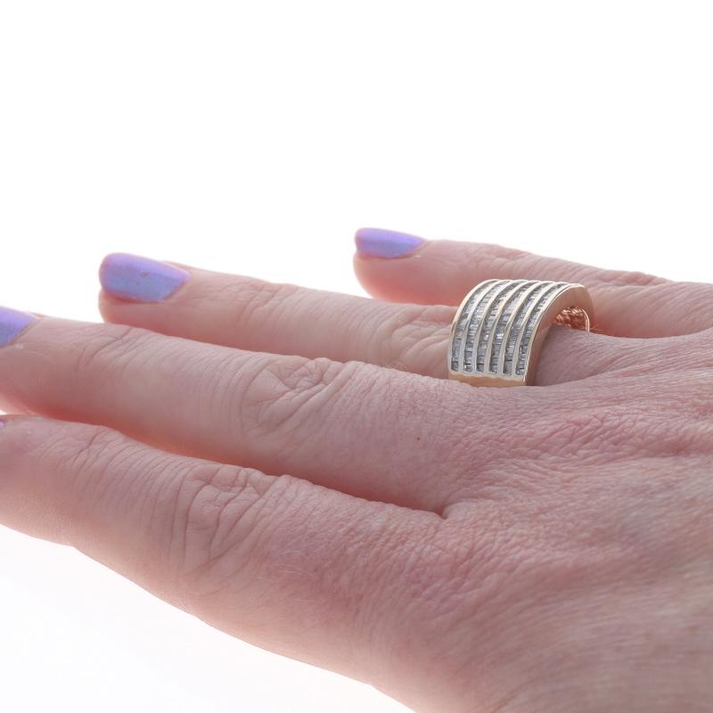 Donna Anello da cocktail a grappolo di diamanti in oro giallo -10k Baguette 1.00ctw Channel Set Ring in vendita