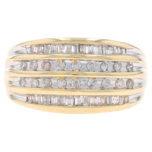 Fascia da cocktail con diamanti a grappolo in oro giallo - Anello 10k con diamanti rotondi e baguette da 0,33 ct.