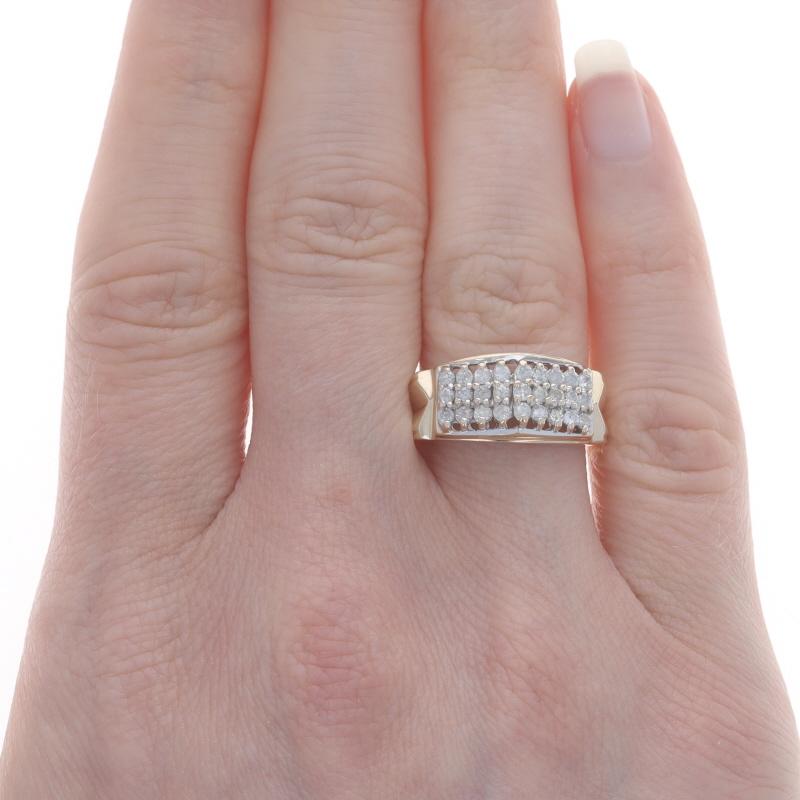 Taille ronde Bague de cocktail en or jaune avec diamant en grappe 14k rond brillant .48ctw Tiered Ring en vente