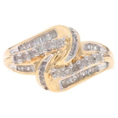 Gelbgold Diamant-Cluster-Cocktail- Bypass-Cocktailring -10k Rnd & Baguette .50ctw Knot