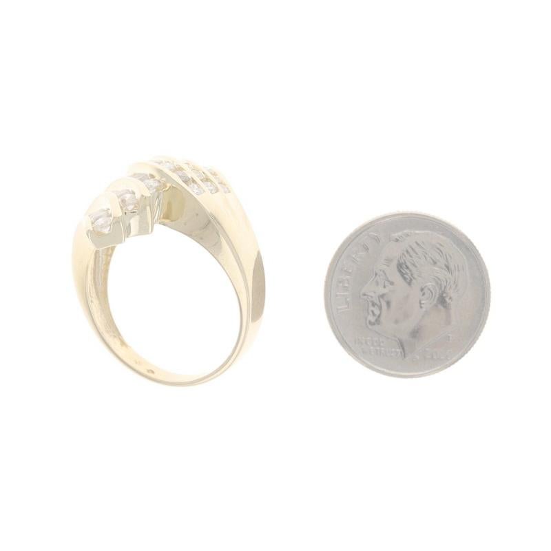 Bague bypass en or jaune avec grappe de diamants - 10k Round .90ctw Channel Set Pour femmes en vente