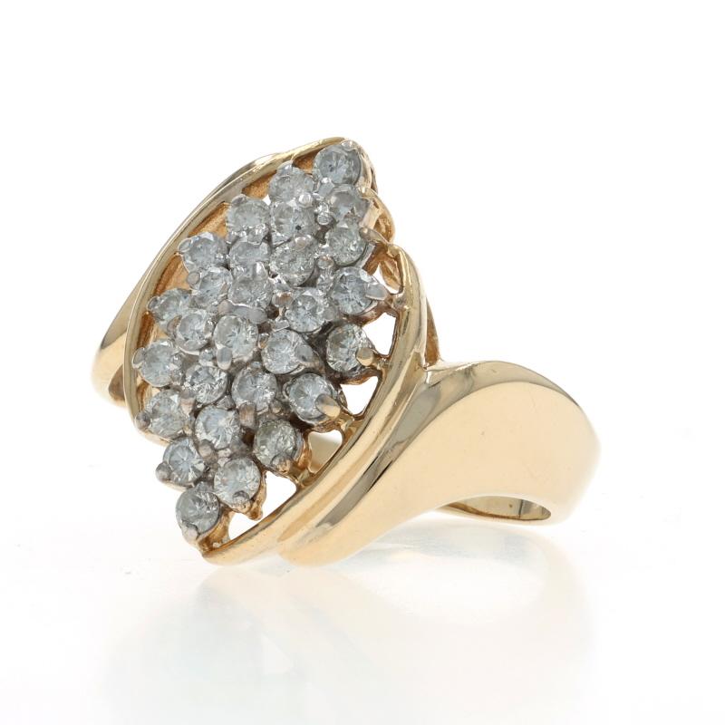 Anello bypass con cluster di diamanti in oro giallo - 10k Brilliante rotondo 1,00ctw In condizioni ottime in vendita a Greensboro, NC