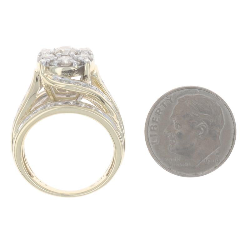 Bague cocktail en or jaune avec diamants en grappe - 10k Round Brilliant 3.00ctw Pour femmes en vente