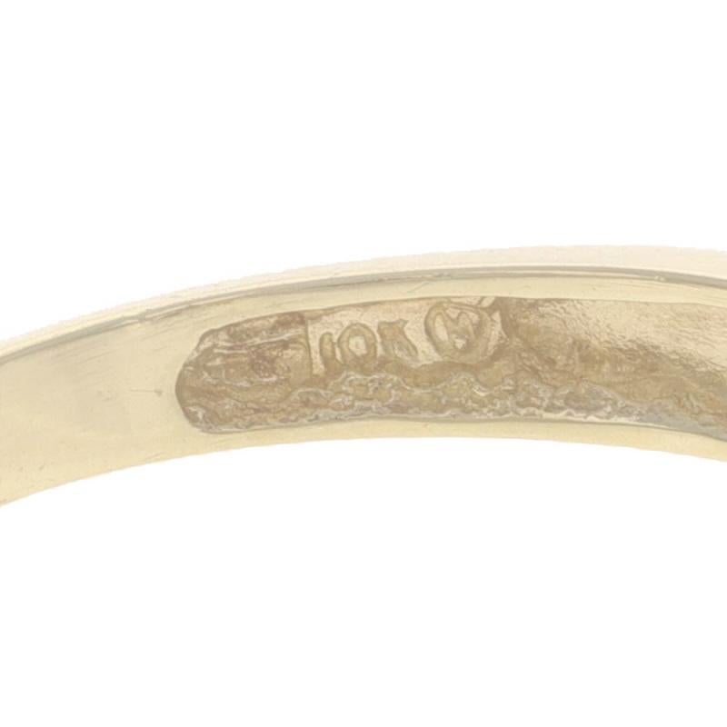 Bague en or jaune avec diamant en forme de grappe et de cocktail 10k ronde et brillante en vente 1