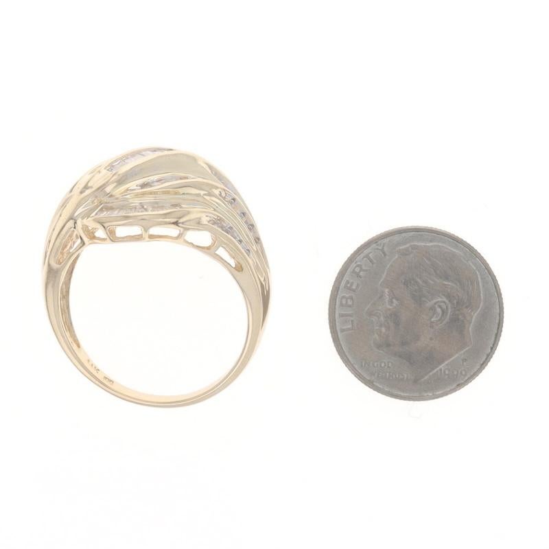 Bague de cocktail en or jaune avec anneau de contournement Baguette et simple 1.00ctw 1