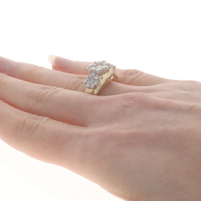 Bague bypass cocktail en or jaune avec grappe de diamants - 14 carats, rond, 2,00 ctw, fleuri Pour femmes en vente