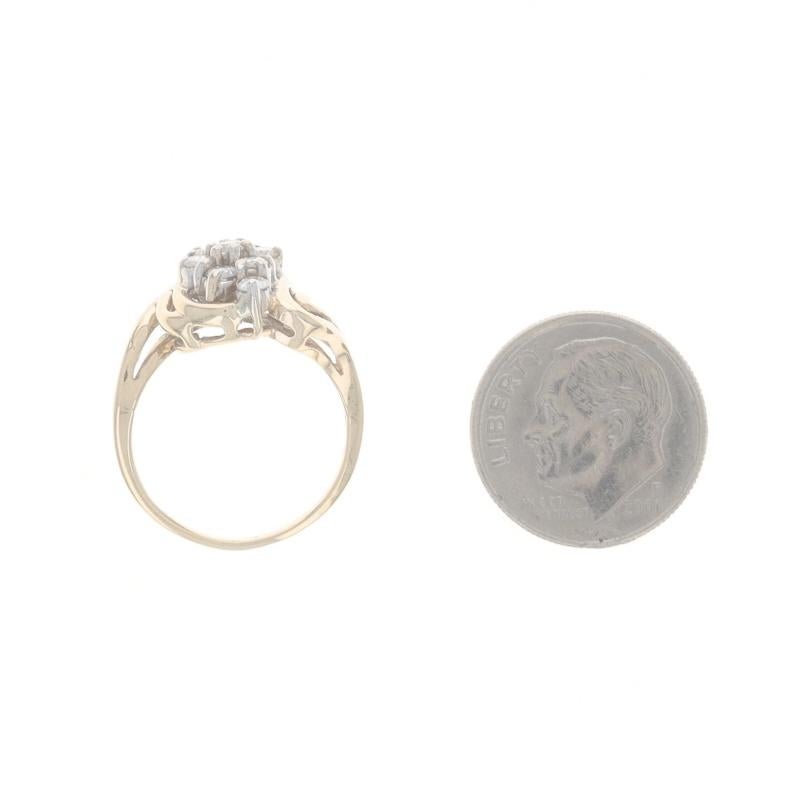 Donna Anello bypass con cluster di diamanti in oro giallo - 14k - Brilliante rotondo .50ctw in vendita