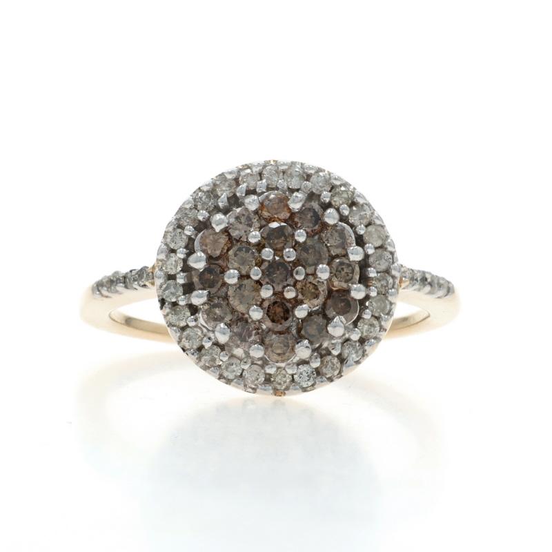 Taille : 7 3/4
Frais de taille : Up&Up pour 40 $ ou Down pour 40 $.

Contenu métallique : Or jaune 10k et or blanc 10k

Informations sur les pierres

Diamants naturels
Carat(s) : 1.00ctw
Coupe : Brillant rond
Couleur : I - J & Fancy Brown
Clarté :