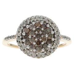 Bague de cocktail en or jaune avec halo et grappe de diamants - 10k Round Brilliant 1.00ctw