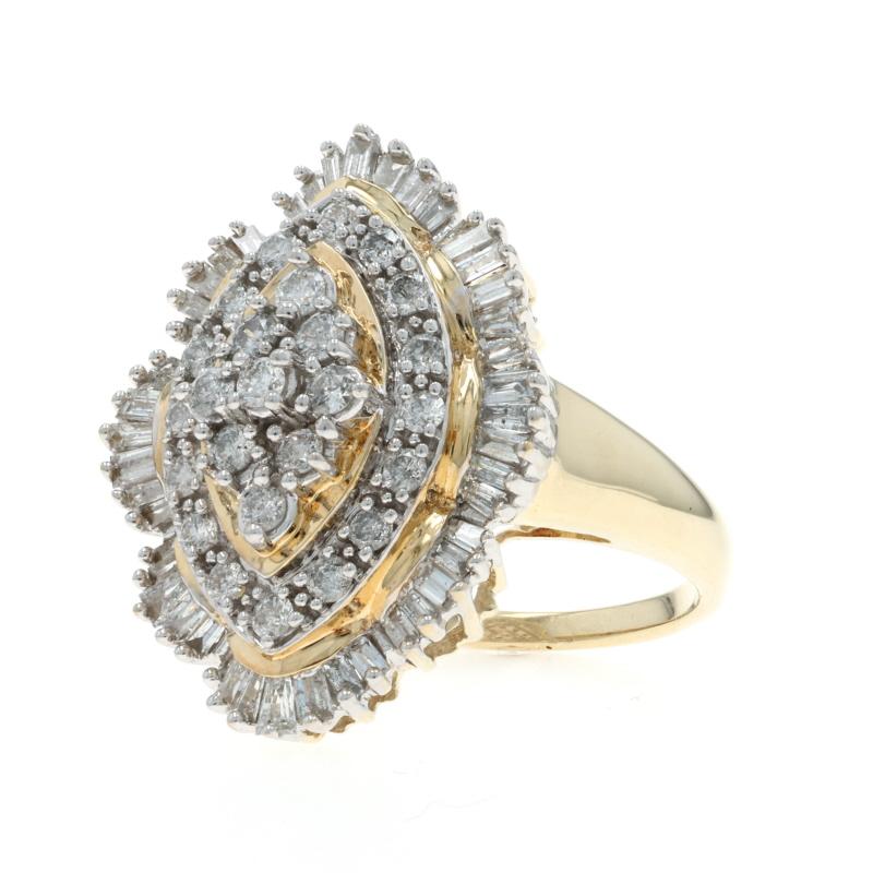 Bague cocktail en or jaune 10k Baguette ronde 1.50ctw Excellent état - En vente à Greensboro, NC
