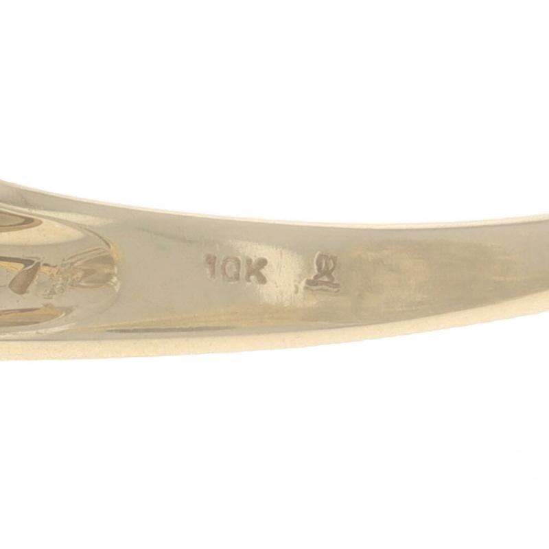 Bague cocktail en or jaune 10k Baguette ronde 1.50ctw en vente 2