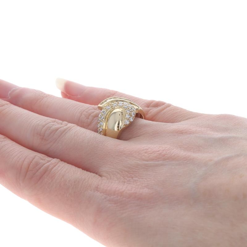 Donna Anello Cocktail con Cluster di Diamanti in Oro Giallo 14k Baguette e Brillante Rotondo 1.00ctw in vendita