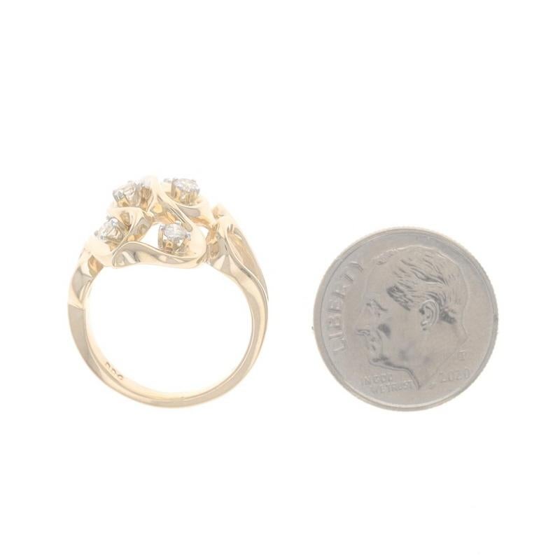 Donna Anello Cocktail con Cluster di Diamanti in Oro Giallo - 14k Brillante Rotondo 0,28ctw in vendita