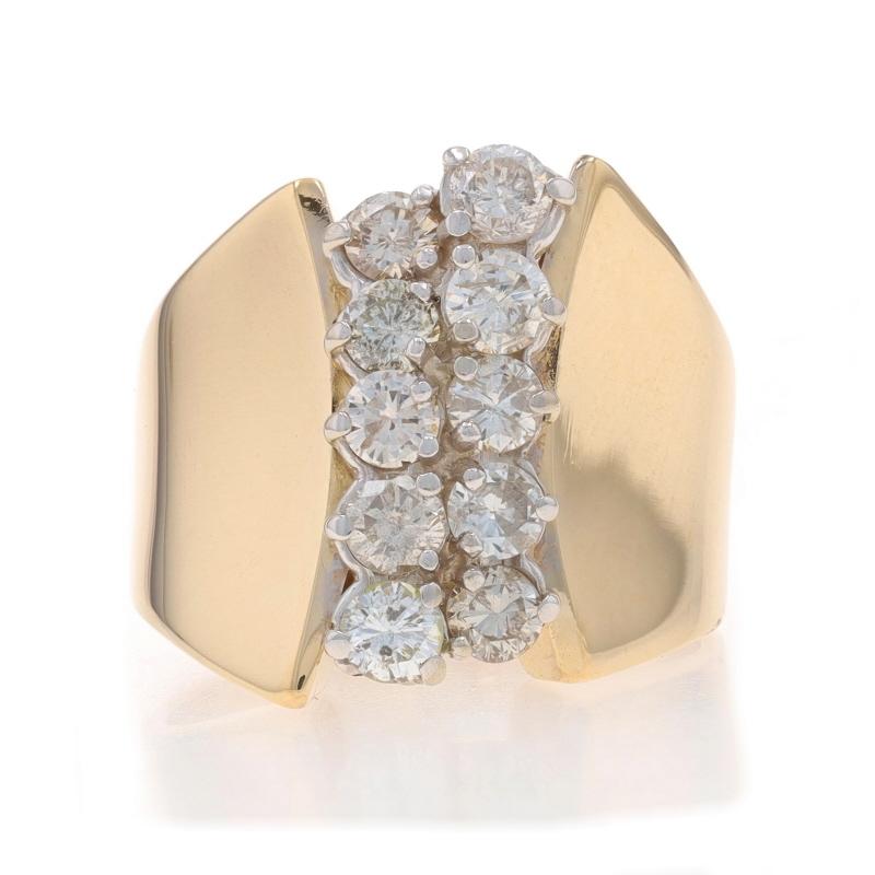 Taille : 5 1/2
Frais de taille : Up&Up pour 50 $ ou Down pour 40 $.

Contenu métallique : Or jaune 14k et or blanc 14k

Informations sur les pierres

Diamants naturels
Carat(s) : 1.00ctw
Coupe : Brillant rond
Couleur : I - J
Clarté : I1 - I2

Total