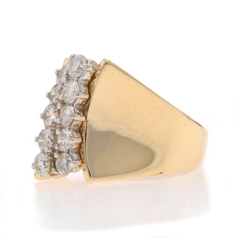Bague cocktail en or jaune avec grappe de diamants - 14k Round Brilliant 1.00ctw Excellent état - En vente à Greensboro, NC