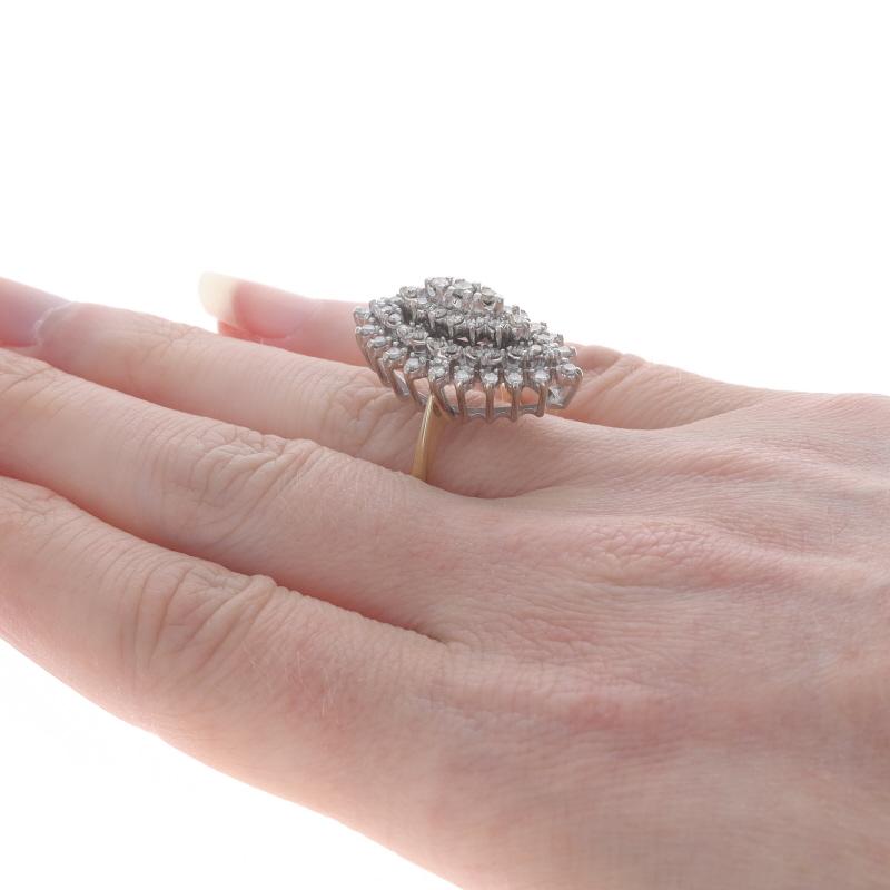 Bague cocktail en or jaune avec grappe de diamants - 14k Round Brilliant 1.00ctw Pour femmes en vente