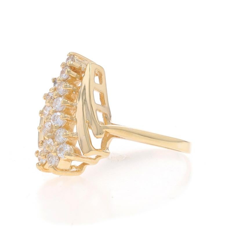 Bague cocktail en or jaune avec grappe de diamants - 14k Brillant rond .56ctw Fan Excellent état - En vente à Greensboro, NC