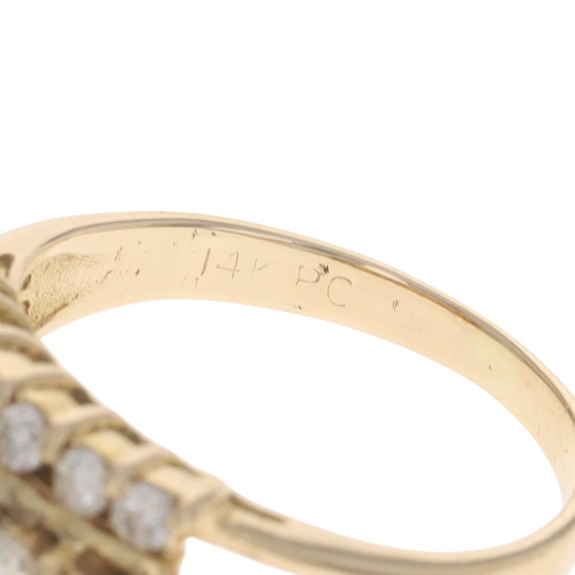 Bague cocktail en or jaune avec grappe de diamants - 14k Round Brilliant en vente 2