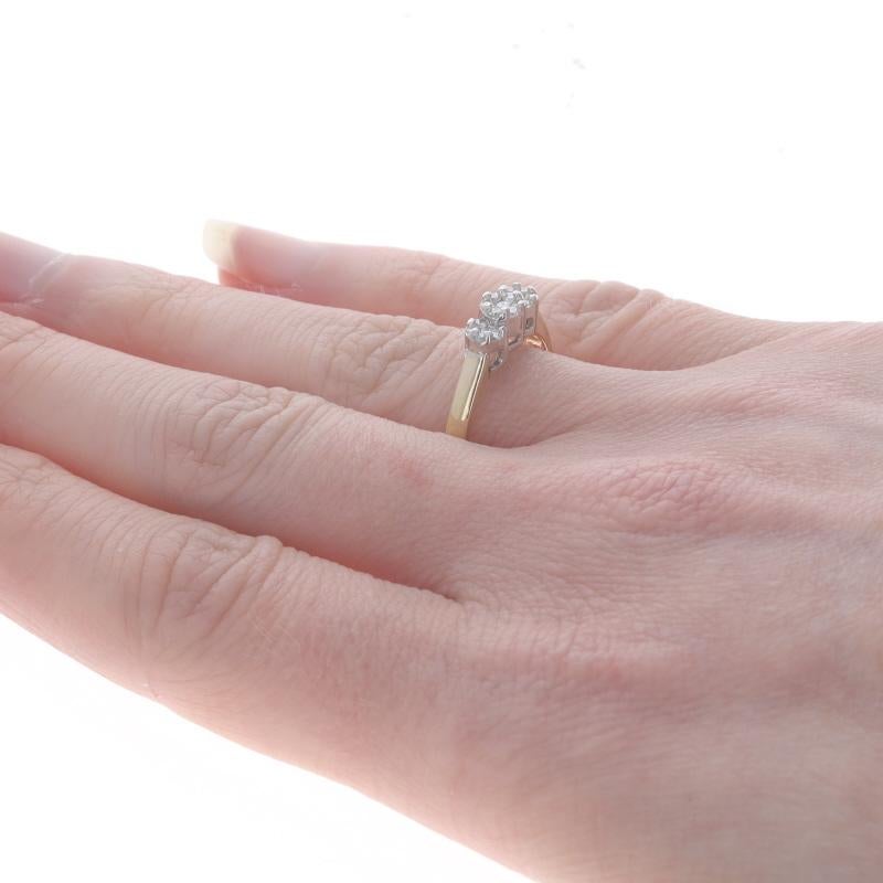 Gelbgold Diamant Cluster Verlobungsring - 14k Runde Brillant .14ctw Floral Damen im Angebot