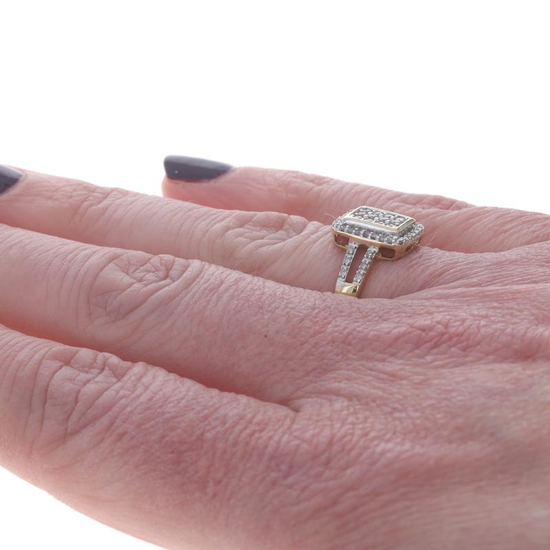 Donna Anello a cluster di diamanti in oro giallo - 10k Brilliante rotondo e singolo 0,33 ct. in vendita