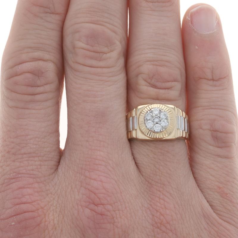 Gelbgold Diamant-Cluster Herrenring - 14k Rund Brillant .50ctw (Rundschliff) im Angebot